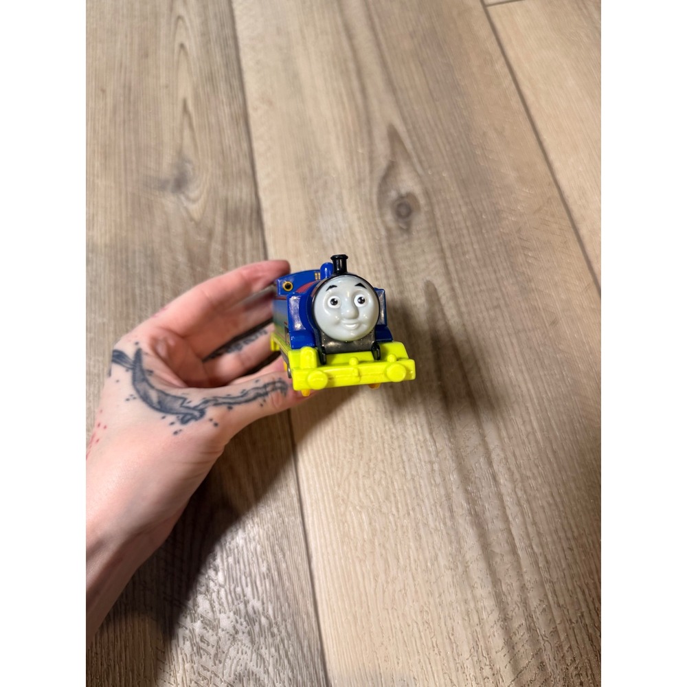 Thomas & Friends TrackMaster Motorized Thomas Train Blue Engine Neon Yellow 2013